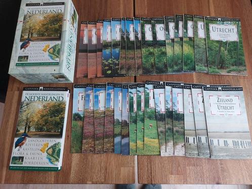 Capitool Wandelgidsen Nederland - Complete box: boek+kaarten, Boeken, Atlassen en Landkaarten, Zo goed als nieuw, Landkaart, Nederland
