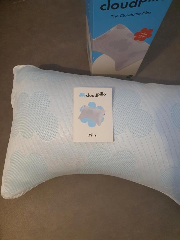 2x Cloudpillo plus kussens nieuw, Huis en Inrichting, Woonaccessoires | Kussens, Nieuw, Wit, Overige vormen, Ophalen