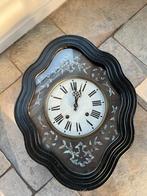 Originele(uurwerk)Oeil de boeuf,franse  klokzeer goede staat, Ophalen