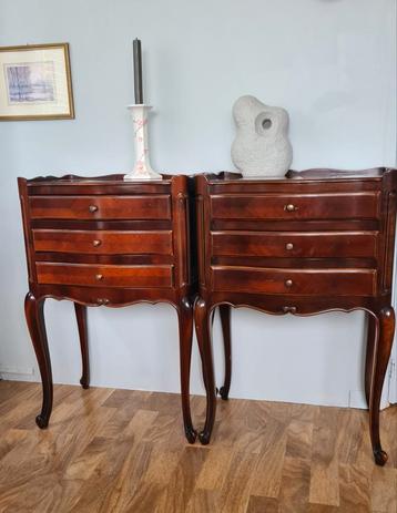 2 vintage nachtkastjes kastjes beschikbaar voor biedingen