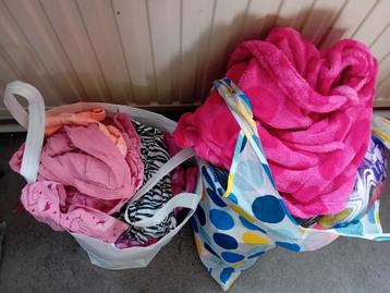 Meisjes pakket 104 groot beschikbaar voor biedingen