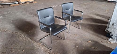 Kantoor / Vergader stoel - 4 stuks, Huis en Inrichting, Stoelen, Zo goed als nieuw, Vier, Leer, Metaal, Zwart, Ophalen