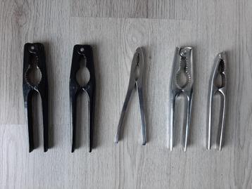 5 ijzeren notenkrakers lengte 16,5 cm (prijs per stuk 10,00) beschikbaar voor biedingen