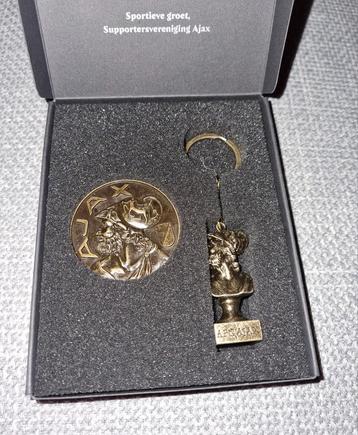 Ajax Sleutelhanger & Munt - 125 Jaar Jubileum beschikbaar voor biedingen