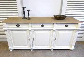 Prachtig wit landelijk dressoir beschikbaar voor biedingen