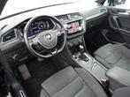 Volkswagen Tiguan Allspace 1.5 TSI R-line+ Aut- 7 Pers, Pano, Auto's, Zwart, Origineel Nederlands, Bedrijf, 93 €/maand