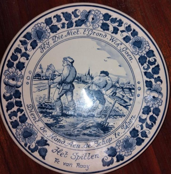 Royal Goedewaagen Wandbord - Het Spitten Delfts Blauw, Antiek en Kunst, Antiek | Wandborden en Tegels, Ophalen of Verzenden