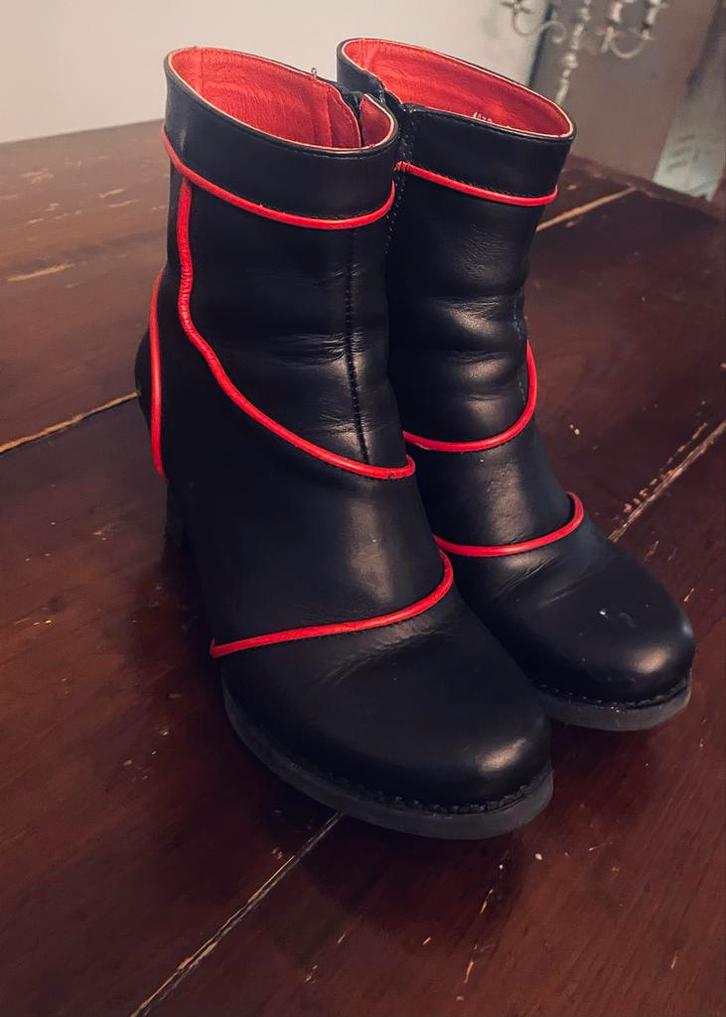 Art Company Harlem Laarzen - Zwart Leer met Rode Accent, Kleding | Dames, Schoenen, Gedragen, Lage of Enkellaarzen, Zwart, Ophalen of Verzenden