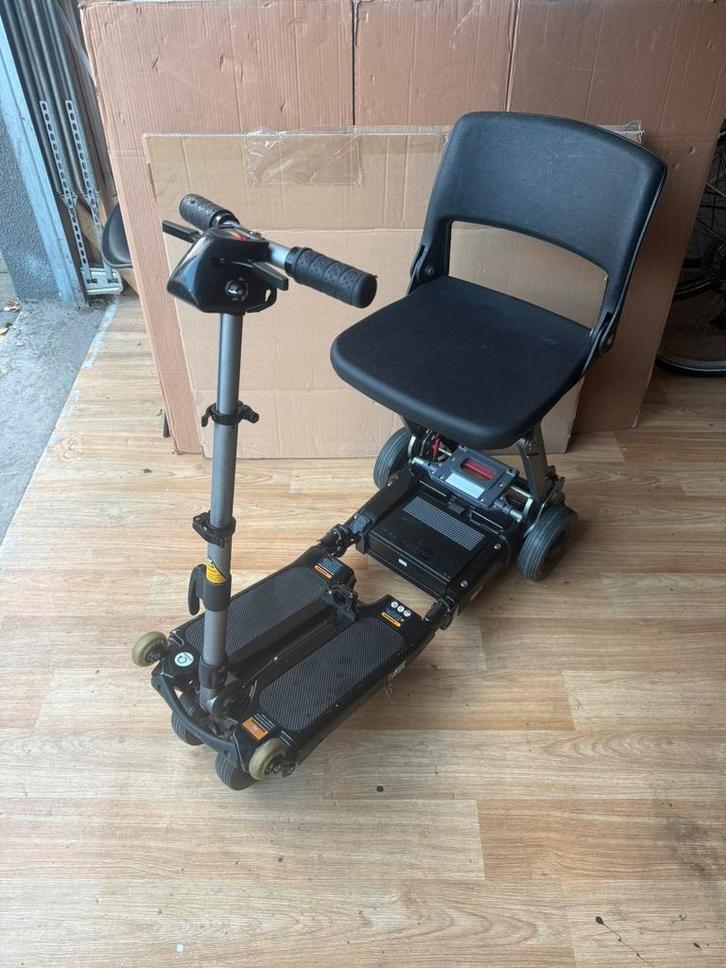 MANGO LUGGIE ELITE opvouwbare scootmobiel luxe uitvoering, Diversen, Rolstoelen, Zo goed als nieuw, Elektrische rolstoel, Ophalen
