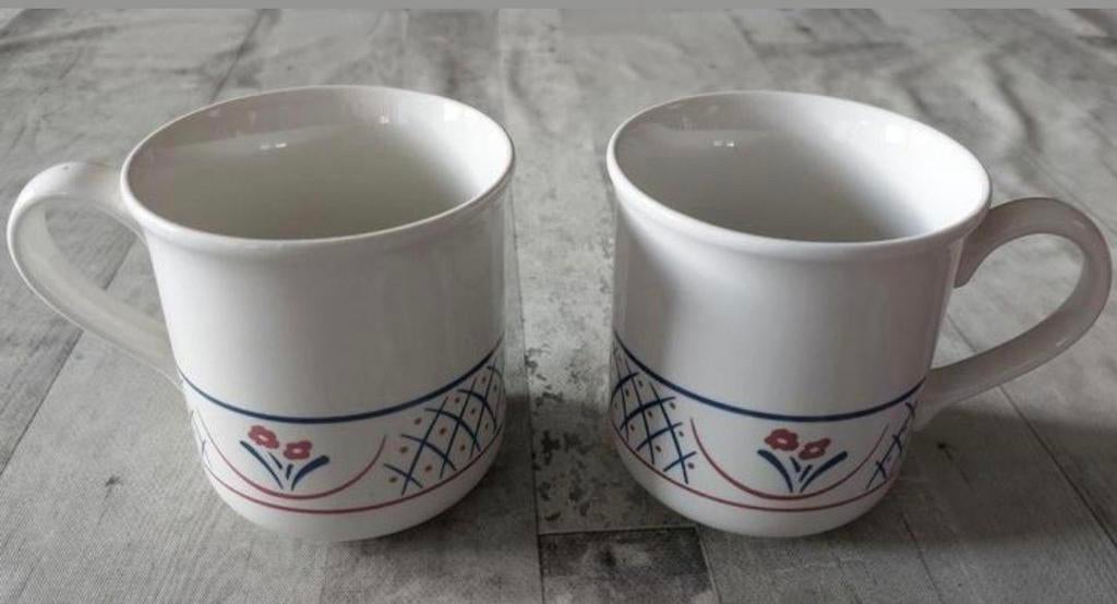 2 Staffordshire mokken., Ophalen of Verzenden, Zo goed als nieuw, Overige stijlen, Kop(pen) en/of Schotel(s)