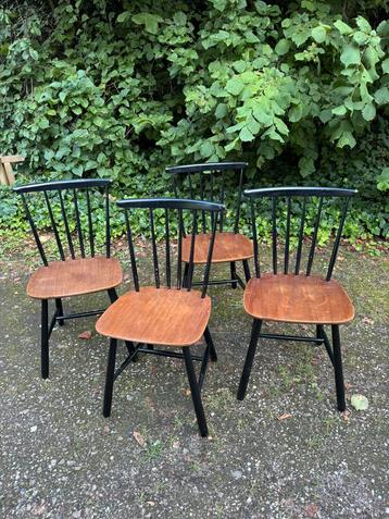 4 eetkamerstoelen (vintage/scandinavisch/ tapiovaare) beschikbaar voor biedingen