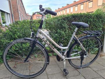 Damesfiets  beschikbaar voor biedingen