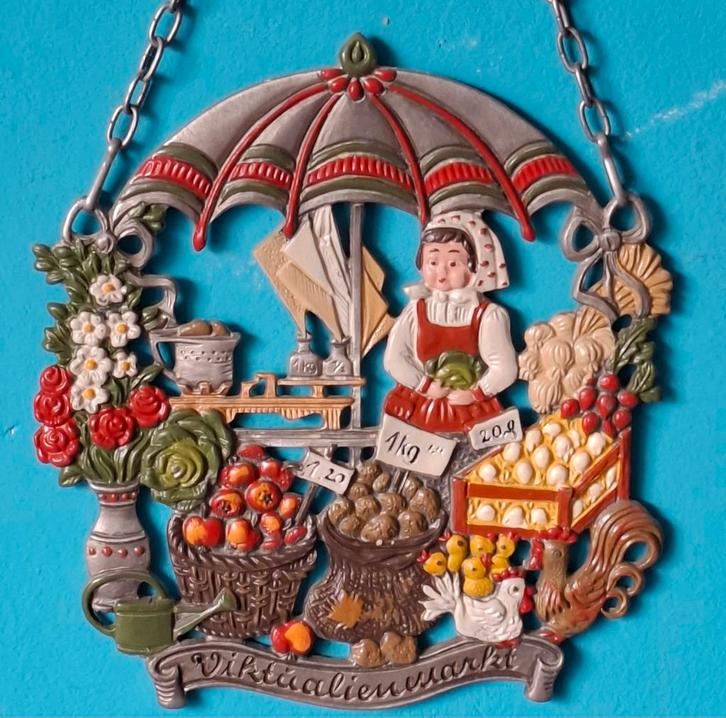 Kruidenier. Muurhanger. Handpainted. Ca '30. 10.5/12 cm., Antiek en Kunst, Curiosa en Brocante, Ophalen