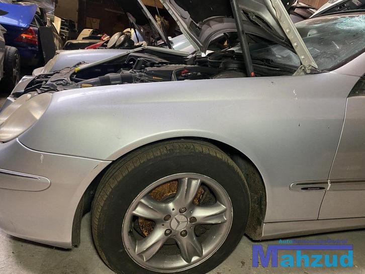 MERCEDES CLK W209 Zilver K744 Links scherm voorscherm 2003-2, Auto-onderdelen, Carrosserie en Plaatwerk, Spatbord, Mercedes-Benz