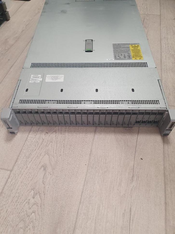 Cisco 24-bay server met 40vpu, 128g ram, 20x 300g sas, Computers en Software, Servers, Gebruikt, 2 tot 3 Ghz, 128 GB, Ophalen