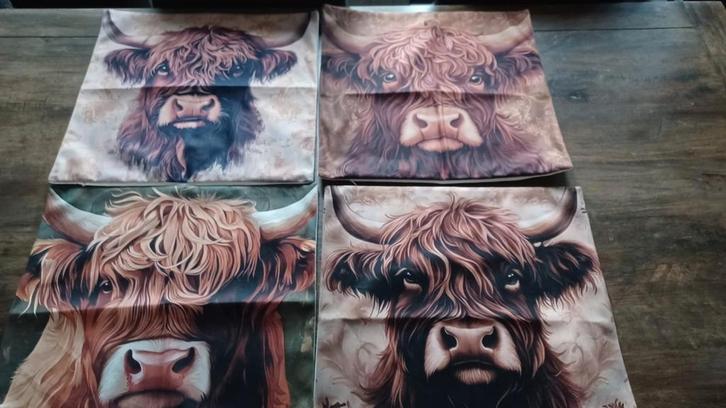 4 Nieuwe Kussenhoezen Schotse Hooglander 44x44cm, Huis en Inrichting, Woonaccessoires | Kussens, Nieuw, Bruin, Vierkant, Ophalen of Verzenden