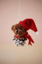 Twee kerst beertjes op dennenappel, Diversen, Kerst, Ophalen, Zo goed als nieuw