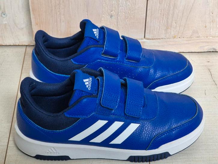 Blauw/ witte klittenband sneakers mt 38 (Adidas/ als NIEUW), Kinderen en Baby's, Kinderkleding | Schoenen en Sokken, Sportschoenen