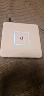 Unifi usg, Verzenden, Zo goed als nieuw, Router met modem