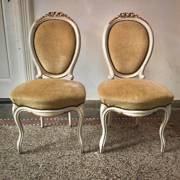 2 Stuks Prachtige gerestaureerde antieke Queen Ann stoelen,  beschikbaar voor biedingen