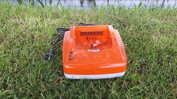 Stihl al 500 accu snellader. beschikbaar voor biedingen