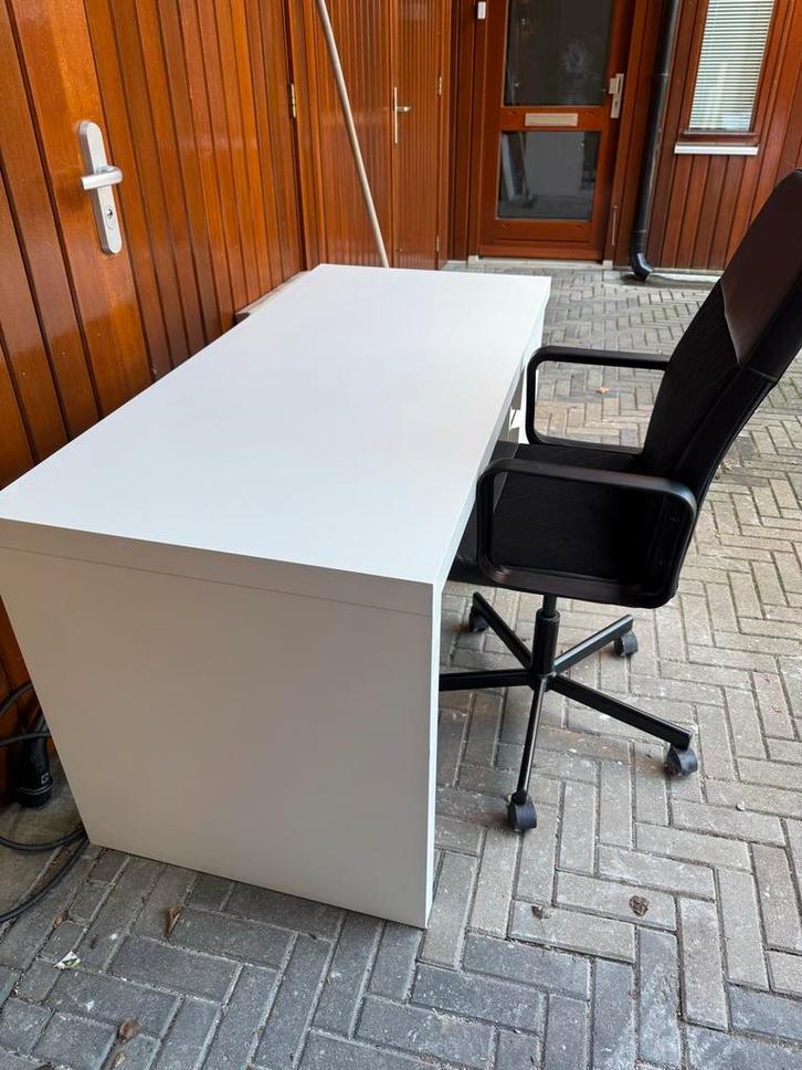 Bureau inclusief bureaustoel - nette set!, Huis en Inrichting, Bureaus, Gebruikt, Bureau, In hoogte verstelbaar, Ophalen of Verzenden