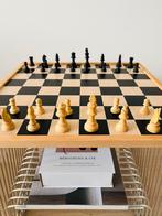 Schaakbord met schaakstenen set schaken chessboard vintage, Ophalen of Verzenden, Zo goed als nieuw
