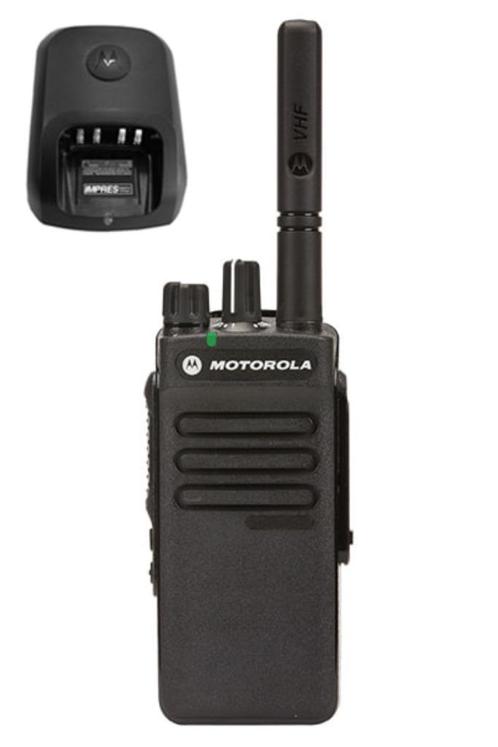 Motorola DP2400E Enh UHF DMR IP54 5watt met tafellader NIEUW, Telecommunicatie, Portofoons en Walkie-talkies, Nieuw, Portofoon of Walkie-talkie
