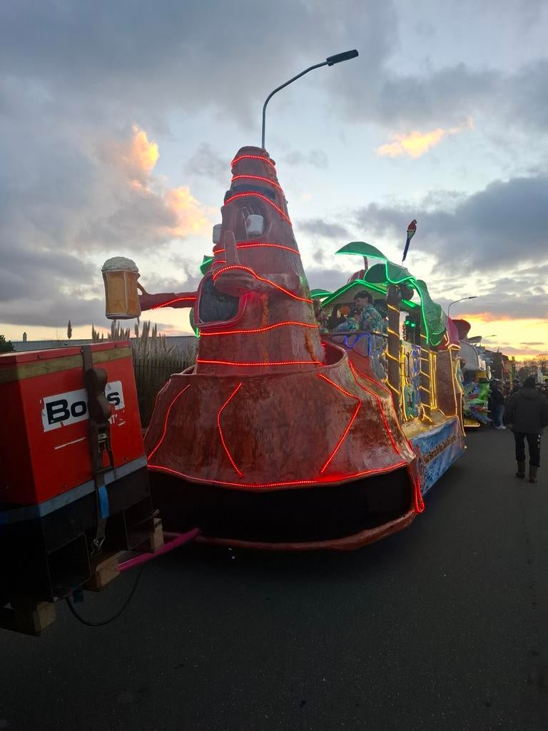 loods gezocht voor carnavalswagen