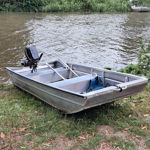 Qwest platbodem aluminium, Watersport en Boten, Vis- en Consoleboten, Zo goed als nieuw, Tot 10 pk, 3 tot 6 meter, Benzine, Buitenboordmotor