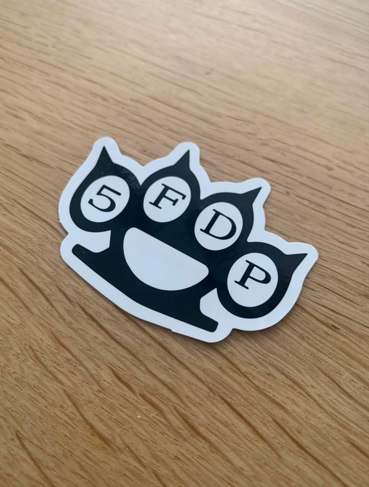 5FDP Five Finger Death Punch sticker, Verzamelen, Stickers, Nieuw, Ophalen of Verzenden