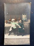 1909 Kindjes in de keuken, Verzamelen, Ansichtkaarten | Themakaarten, Gelopen, Kinderen, Ophalen of Verzenden, Voor 1920