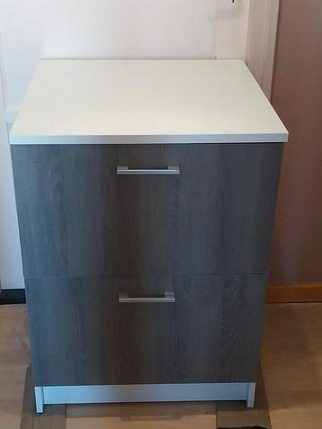 Keuken kast.  beschikbaar voor biedingen