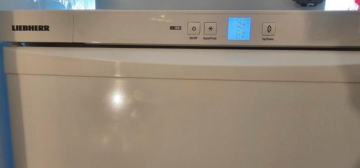 Vrieskast liebherr tafelmodel (F7), Witgoed en Apparatuur, Koelkasten en IJskasten, Zo goed als nieuw, Met vriesvak, 100 tot 150 liter