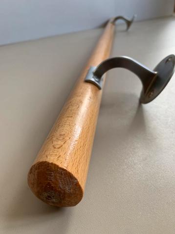 Blank houten trapleuning met bevestigingsmateriaal, 102cm beschikbaar voor biedingen