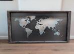 Houten lijst met ijzeren wereldkaart wanddeco, Ophalen, Zo goed als nieuw, Hout, 75 cm of meer