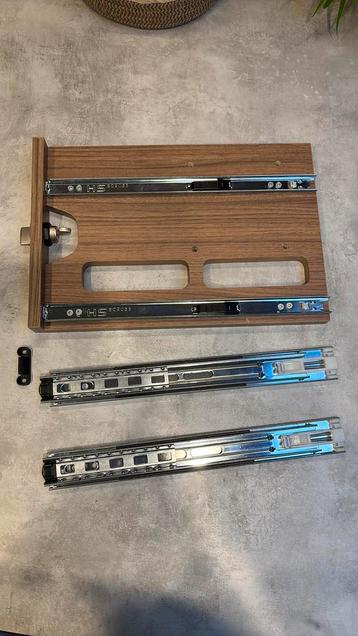 Caravan/ Camper TV ophangbeugel Knaus/Weinsberg beschikbaar voor biedingen