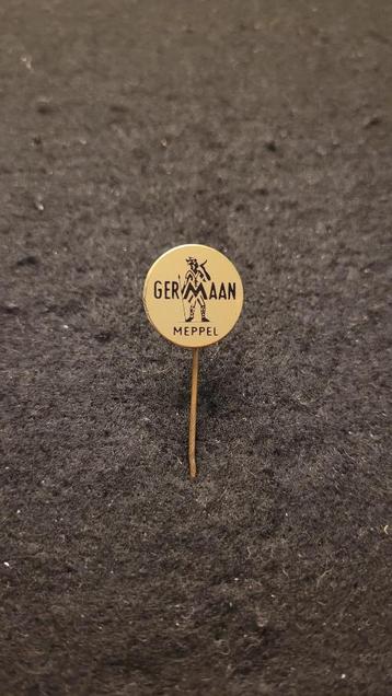 2 Germaan Meppel speldjes beschikbaar voor biedingen
