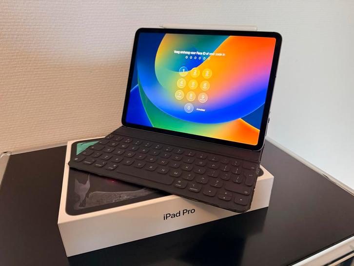 iPad Pro 11" 256 GB WIFI+SIM incl. Magic Keyboard SUPERDEAL!, Computers en Software, Apple iPads, Zo goed als nieuw, Apple iPad Pro