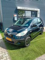 Hyundai I 10 1.1 I 5DR 2008 Zwart APK 09 2024, Auto's, Hyundai, Origineel Nederlands, Te koop, 5 stoelen, 20 km/l