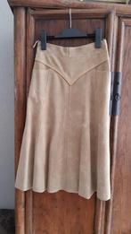 Vintage suede rok jaren '70 maat XS/S  | klokkend model, Kleding | Dames, Rokken, Beige, Maat 34 (XS) of kleiner, Vintage, Onder de knie