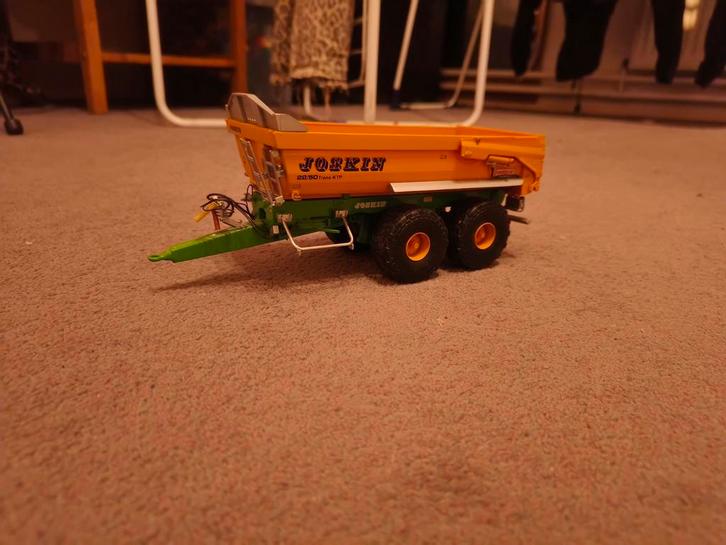 UH joskin dumper, Hobby en Vrije tijd, Modelauto's | 1:32, Zo goed als nieuw, Tractor of Landbouw, Universal Hobbies, Ophalen of Verzenden