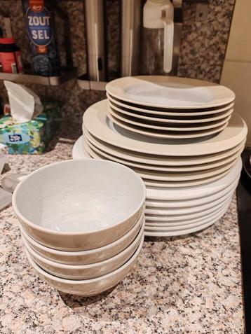 Borden Set - Borden Service beschikbaar voor biedingen