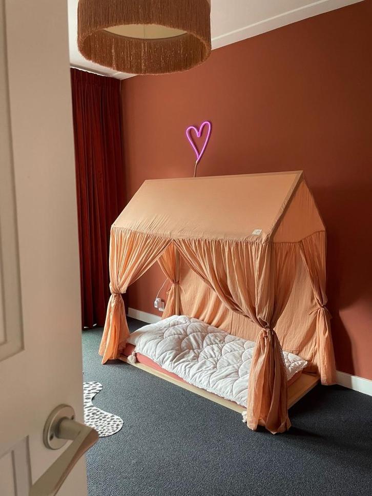 Nobodinoz houten peuter bed 140 x 76 - montessori vloerbed, Kinderen en Baby's, Kinderkamer | Bedden, Zo goed als nieuw, 140 tot 160 cm
