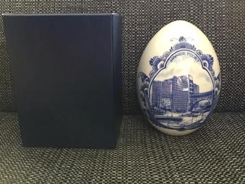 Delftsblauw Ei ING Gebouw in Doos beschikbaar voor biedingen