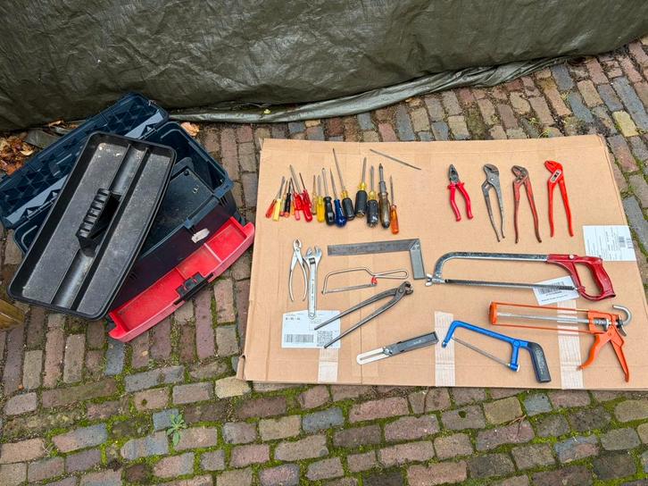 Set gereedschap met koffer, Doe-het-zelf en Verbouw, Gereedschap | Handgereedschap, Zo goed als nieuw, Ophalen
