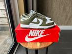 Nike Dunk Low Medium Olive (W) 40 | 40,5 | 41 | 42,5, Kleding | Heren, Schoenen, Overige kleuren, Nike, Nieuw, Ophalen of Verzenden