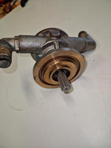 Impeller pomp mitsubishi VETUS  Drinkwaard 3 cilinder  beschikbaar voor biedingen