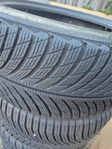 5 banden 4x michelin 1x ovation 225/40r18 beschikbaar voor biedingen