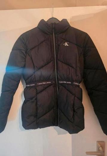 Mooie Calvin Klein jas maat 16 kan als XS/S beschikbaar voor biedingen